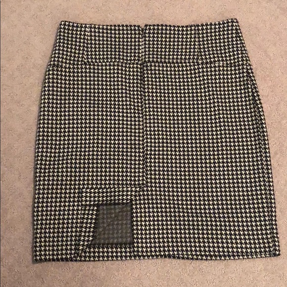 Set of 2 skirts! Green & Black/white houndstooth - Picture 4 of 7
